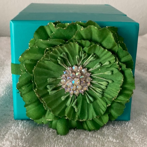 🦚TIEKS GREEN FLOWER AND BAG🦚 - Picture 5 of 13